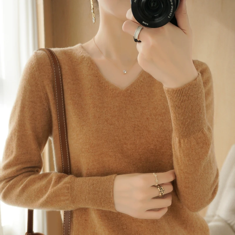 Women's V-neck cashmere sweaters