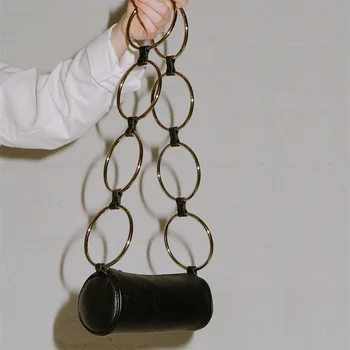 

Designer Portable Female Clutch Bag 2020 New Trend Personalized Custom Cylinder Bag Metal Ring Crossbody Shoulder Bag Handbag