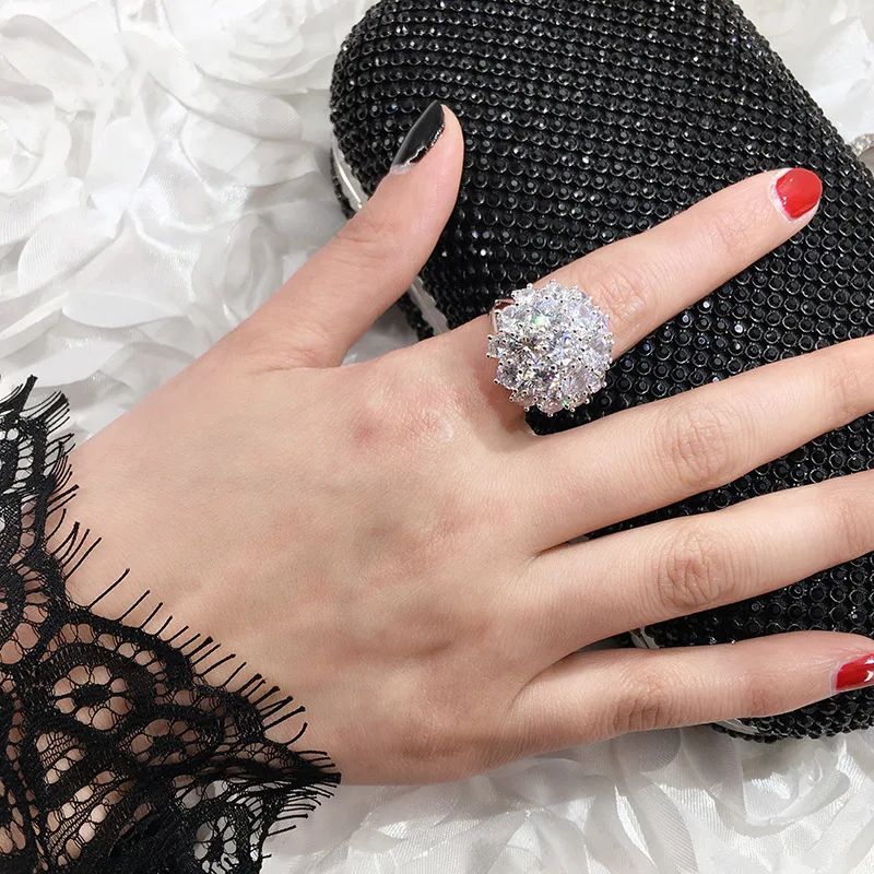 Женские роскошные ювелирные изделия, ослепительное полное циркониевое каменное серебряное кольцо, преувеличенное свадебное кольцо с цветком