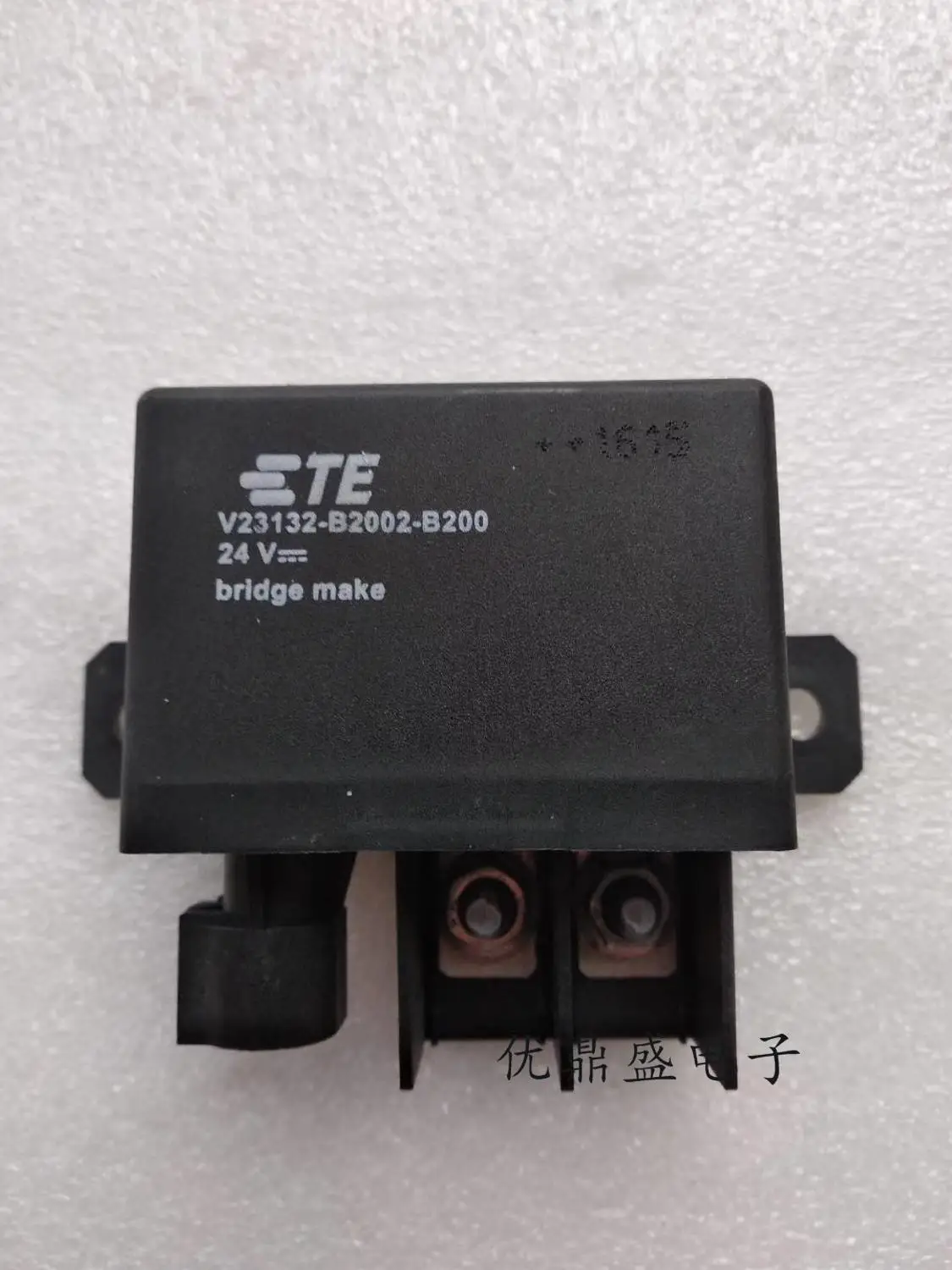 V23132-A2001-A200 V23132-B2002-A200 V23132-B2002-B200 автомобильное реле 12V 24V