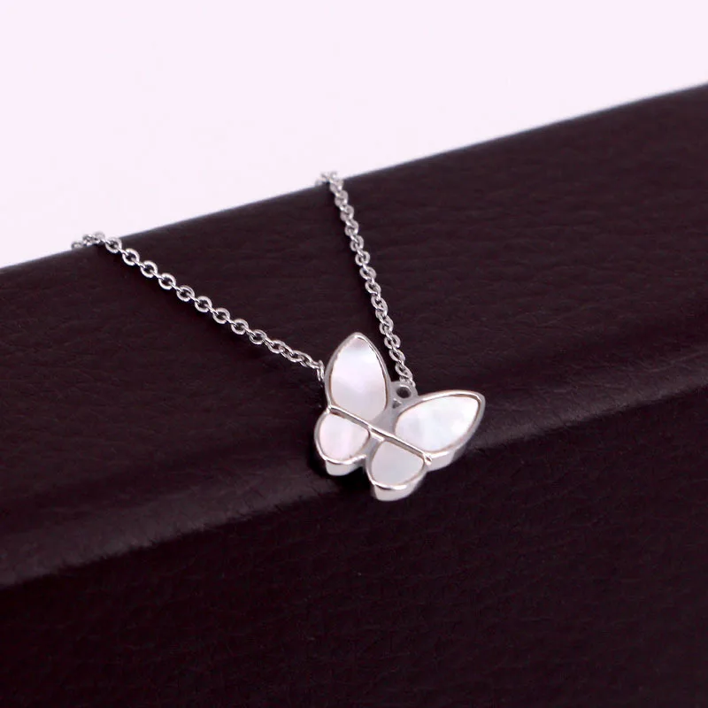 Ожерелье YUN RUO из розового золота с натуральной ракушкой и бабочкой женское