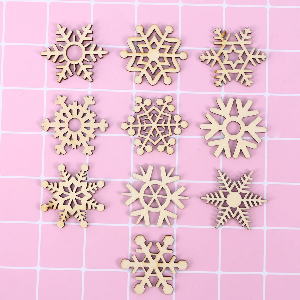 

10pcs Wooden Snowflake Pieces Christmas Ornament Craft Embellishments for Xmas DIY