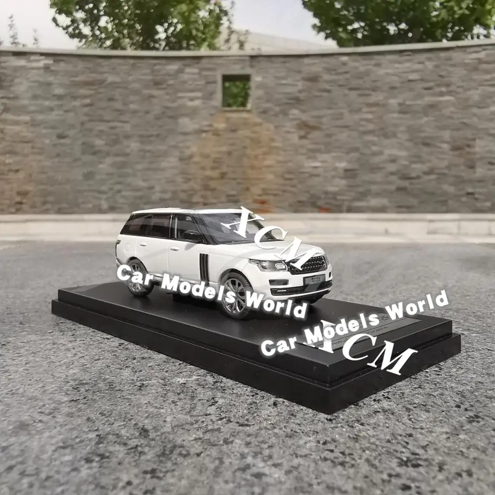 Литая под давлением модель автомобиля для ЖК моделей 1: 64 (белый) + маленький