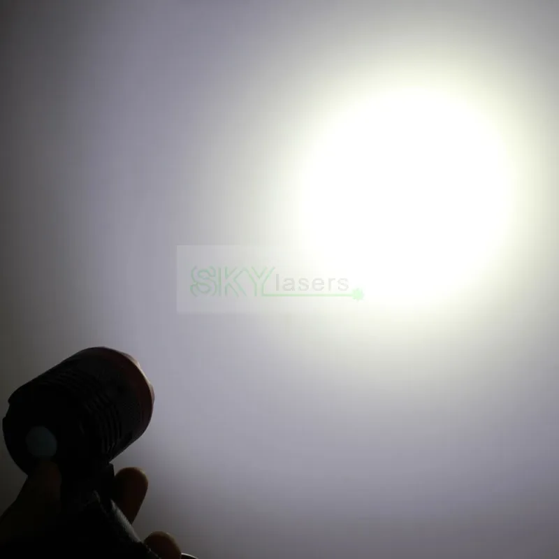 

2 in1 Bike Light & Headlight 3 x XML T6 LED 4000 Lumens 3 Mode Waterproof Bicycle Light + 8.4v Battery Pack + Charger