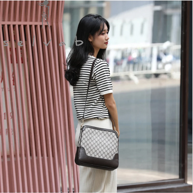 

2019 new Korean version of the big bag high quality personality fashion Messenger bag luxury large capacity shoulder bag tide