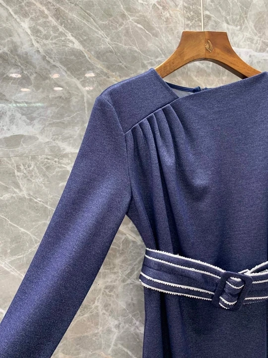 Early Autumn New Woman Irregular Neckband Belt Receiving Waist Decoration Pure Long Sleeve Dress 1007