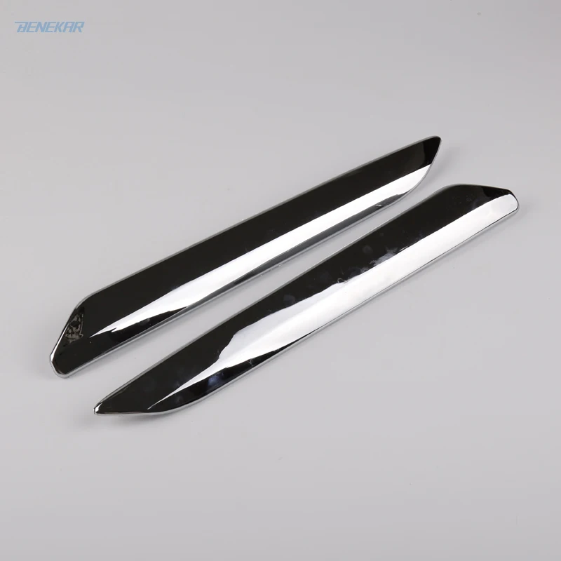 Накладка на передний бампер Benekar хромированная серебристая отделка декоративная