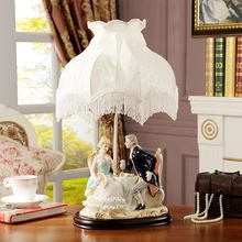 Аксессуары для домашнего декора, Керамическая Настольная лампа, статуя джентльмена, сидя на табурете, держит цветы, светильник для дам, для прикроватной кровати, гостиной