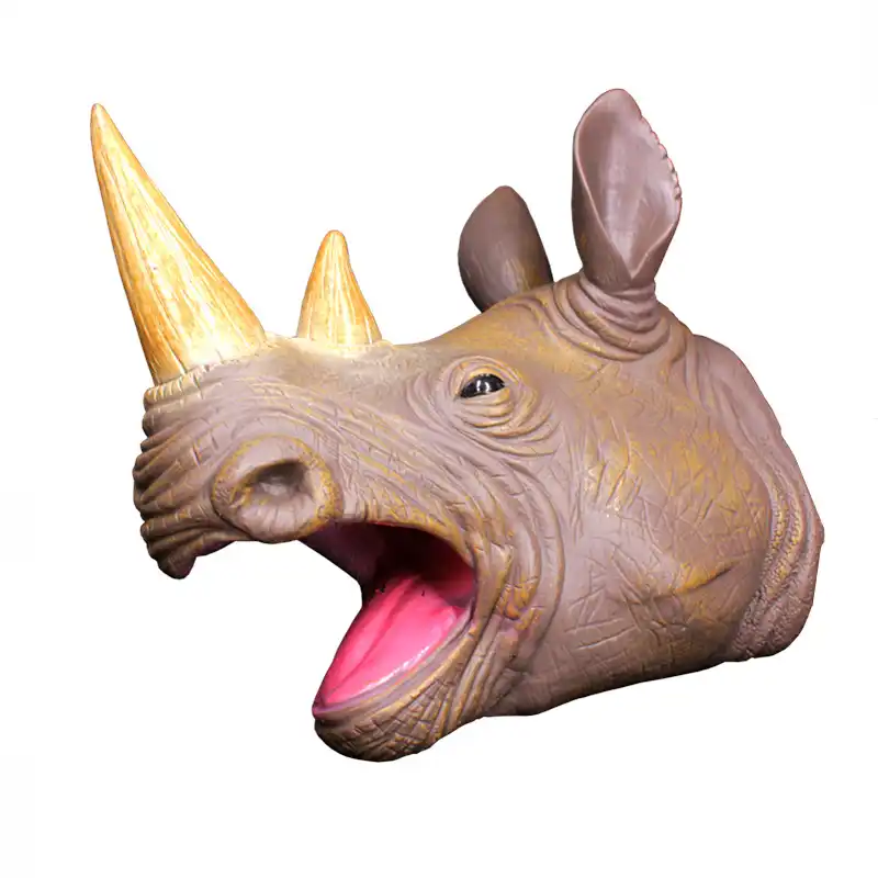 muñecos pequeños de goma de moda