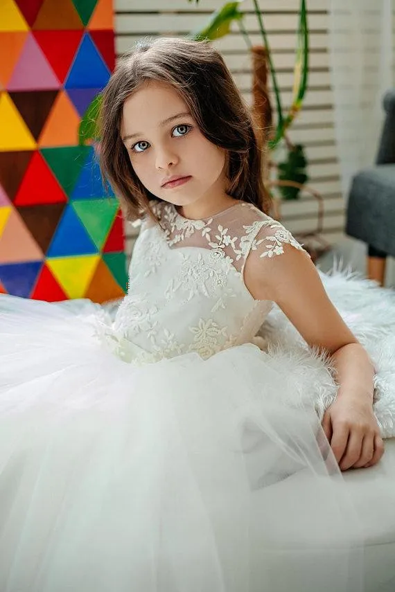 cute-princess-flower-girls-dresses-lace-tulle-floor-length-cap-sleeves-birthday-party-dresses-first-communion-dresses-with-ribbon-sash (3)_副本