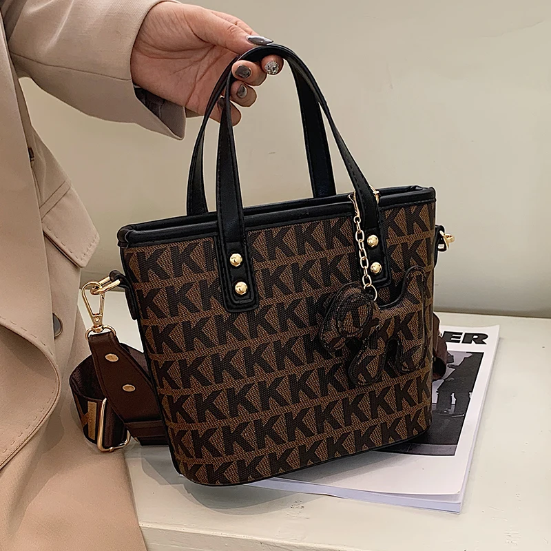 

Large-capacity Bucket Bag Women's Bag New Fashion Popular Online Influencer Wild Shoulder Messenger Bag 2020 Autumn and Winter