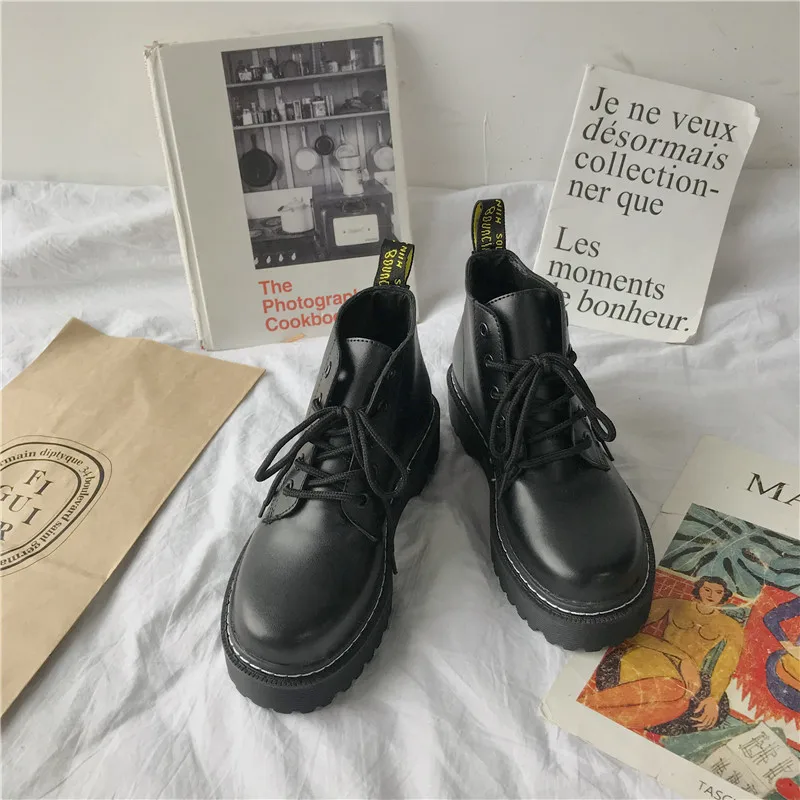 

freeshipping 2019 spring and autumn retro street british style round head martin locomotive lace up boots shoes women black