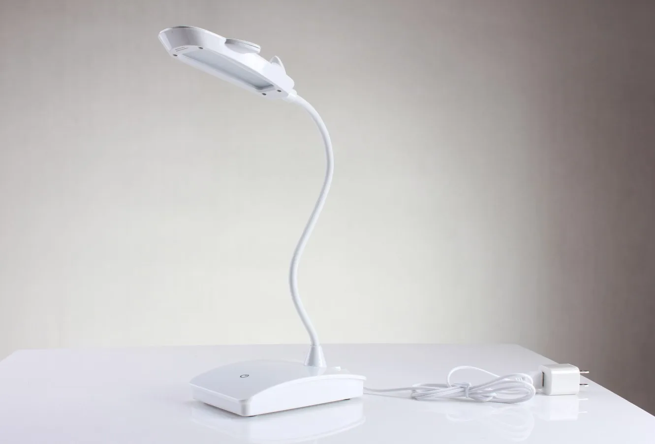 

Dolphin LED Eye Protection Lamp Students Learning Desk Office Dormitory Bedroom Lamp Creative Eye Protection Lamp