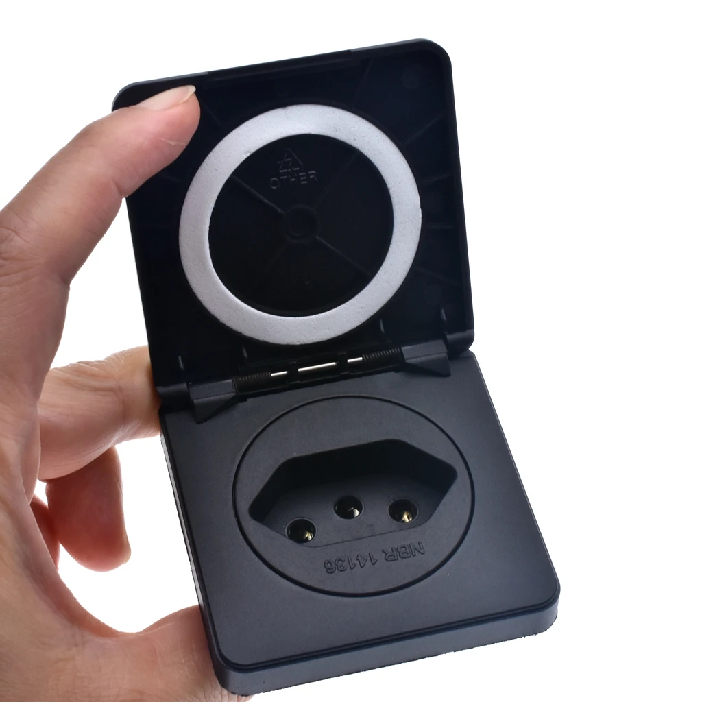 Brazil Waterproof Dustproof Industrial Socket 10a 250v Ip44 Ac Power Socket Power Connector Plug