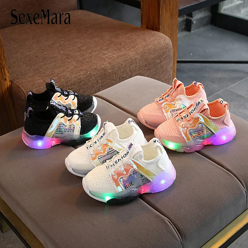 2020 Детские кроссовки на спине со светящейся подошвой дышащие эластичные