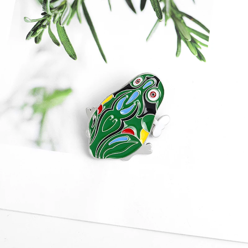 Chinese-childhood-toys-Enamel-Lapel-Pins-Clockwork-frog-Brooches-Badges-Fashion-animal-Pins-Gifts-for-Friends (4)