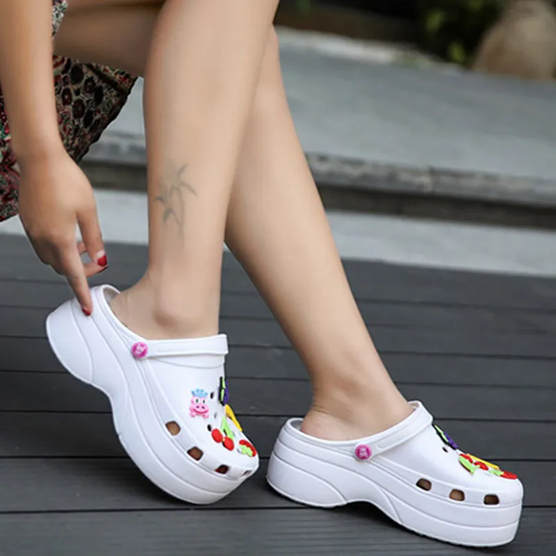 

Sandals women wedge Garden shoes High quality Clogs for Girls comfortable Summer shoes women Breathable Beach sandals soft
