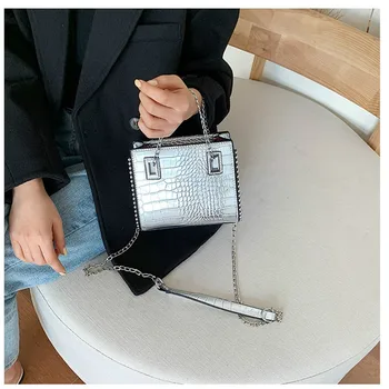 

Bead Chain Small Women Korean Fashion Messenger Bag 2019 Autumn New Shoulder Crocodile Pattern Small Square Bag Ladies Hand Bags