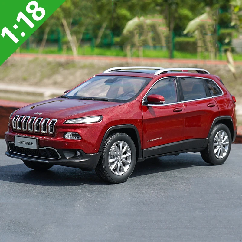 

1:18 scale Fick's new Cherokee alloy car model Diecast metal vehicle toy Collect souvenirs Display children adult kids gift show
