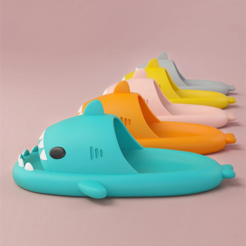 New Summer Slippers Cartoon Women Shoes Soft Eva House Bath Girls Lovely Shark Shape Couples Slides Beach Sandals Non-Slip Indoor Slippers