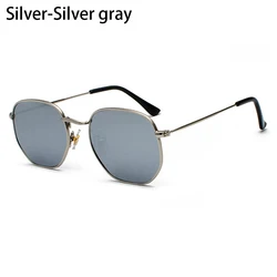 Sleek Unisex Mirrored Lens UV400 Metal Frame Sunglasses (Silver - Silver gray)