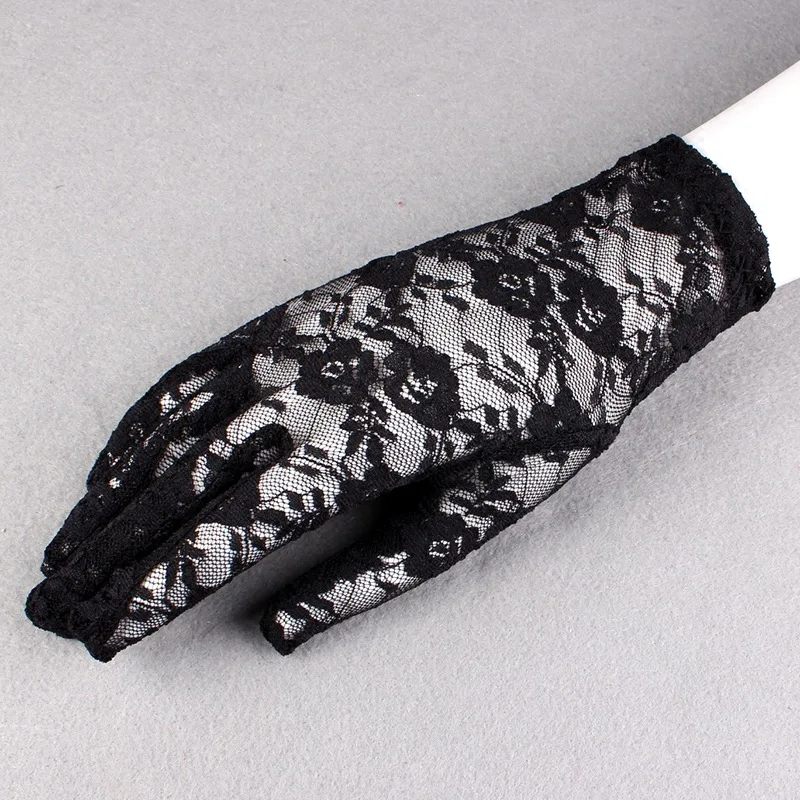 

Lace Gloves Female Autumn Thin Section Sexy Flowers Hollow Breathable Thin Stage Performance Sunshade Driving Etiquette Bride