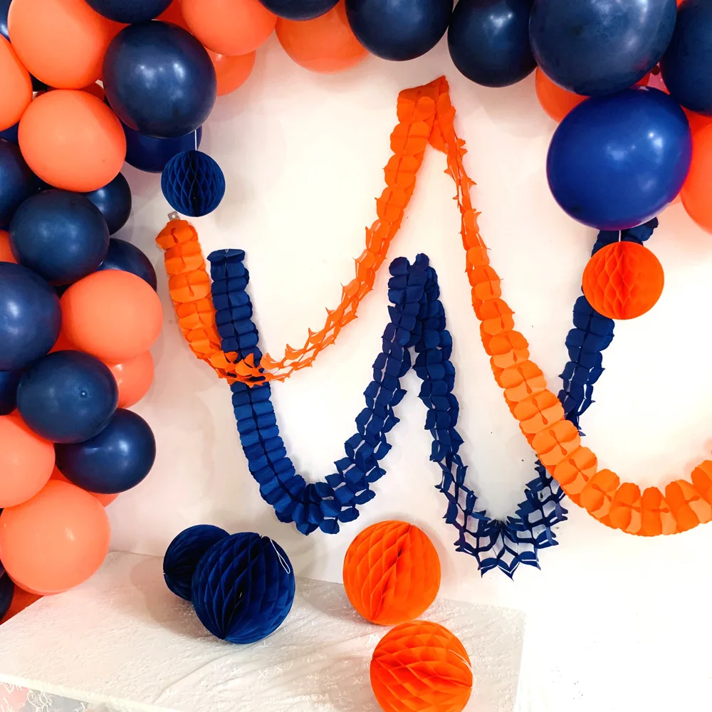 Сочетание цветов шаров воздушных. Шары оранжевые и синие. Фонтан из шаров оранжевого цвета. Сине оранжевые шары. Воздушные шары гелиевые.