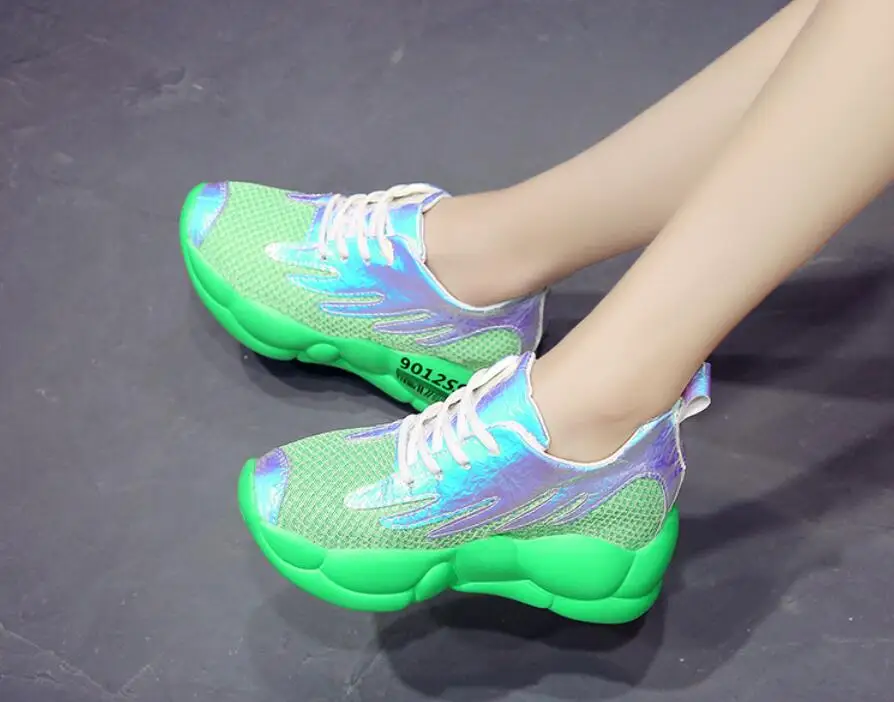 Женские кроссовки дышащие сетчатые зеленые женские туфли на платформе Летние вязаные повседневные туфли на плоской подошве женские кроссовки W6