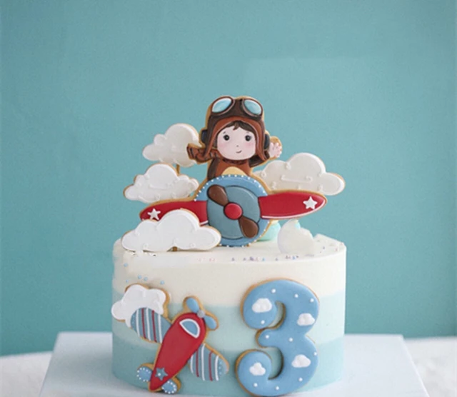 Topper de pastel de aviador para niño, astronauta, cerámica suave, avión,  nube, Bola de Pelo, inserto para hornear, suministro para Decoración de  cumpleaños del Día de los niños _ - AliExpress Mobile