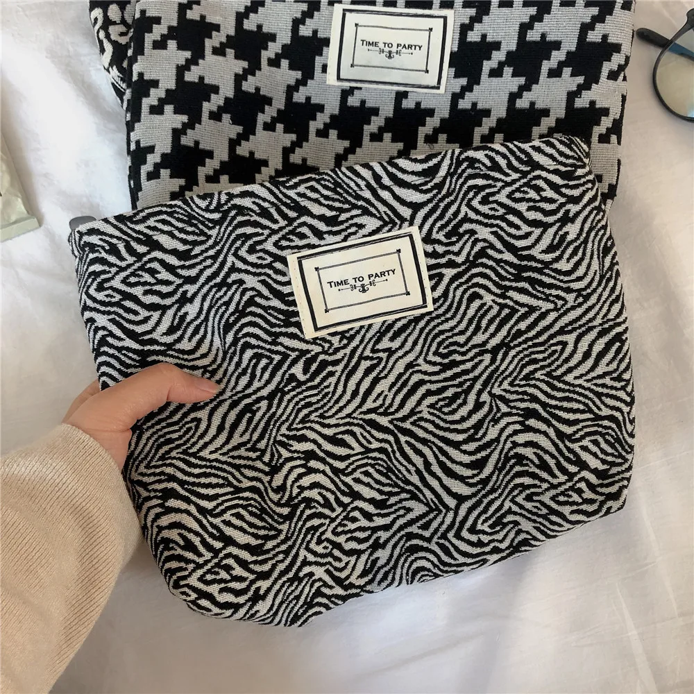 Black and White Women's Fashion Handbag Zipper Mobile Cosmetic Storage Bag Organizer Canvas Makeup Toiletry Clutch Mask Storage Black and White Women's Fashion Handbag Zipper Mobile Cosmetic Storage Bag Organizer Canvas Makeup Toiletry Clutch Mask Storage