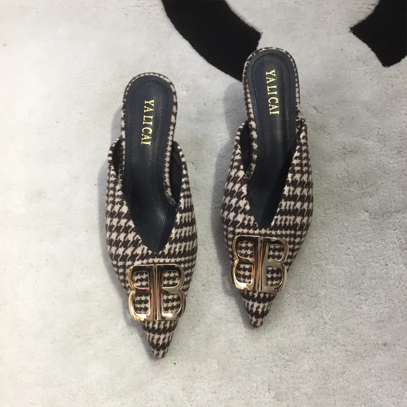 

2019 Early Spring New Style Metal Double B Lettered Pointed-Toe Mules Shoes Semi-high Heeled Closed-toe Semi-Trailing Shoes Wome