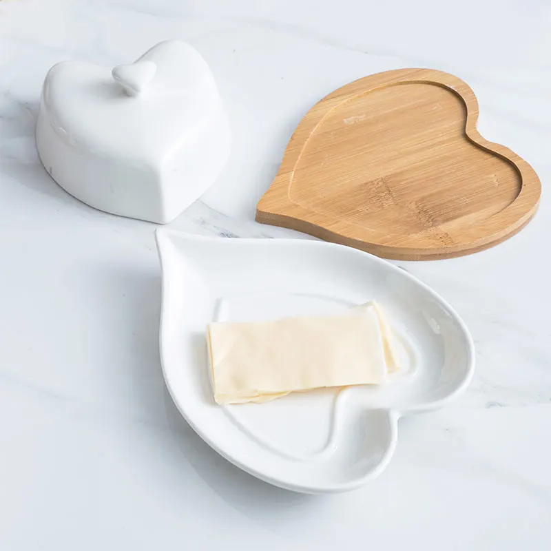 Белая керамическая масленка в форме сердца, Бамбуковая основа, фарфоровая тарелка для масла, mantegueira масленка для лица - Цвет: buy 1 pc