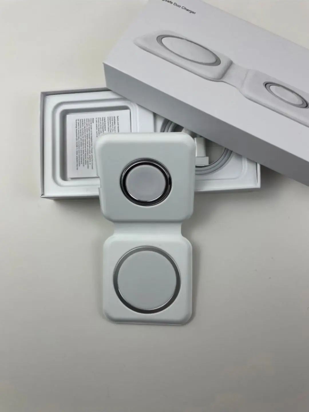 Original Dual Magnetic Wireless Duo Charger QC 3.0 PD Fast Charging for airpods/ Watch for IPhone