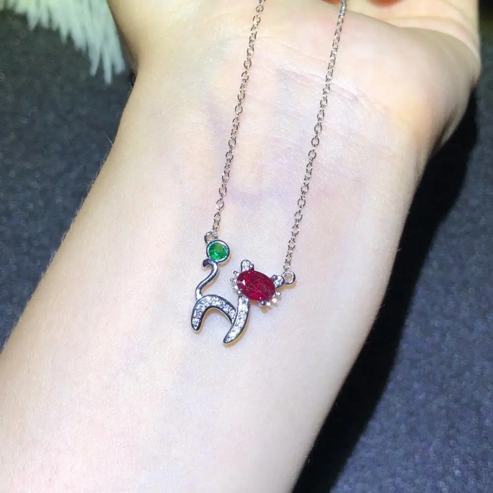 

S925 silver natural dove blood ruby chain of clavicle 925 pure silver inlay main stone 4 * 6 mm dove blood S925 ruby necklace