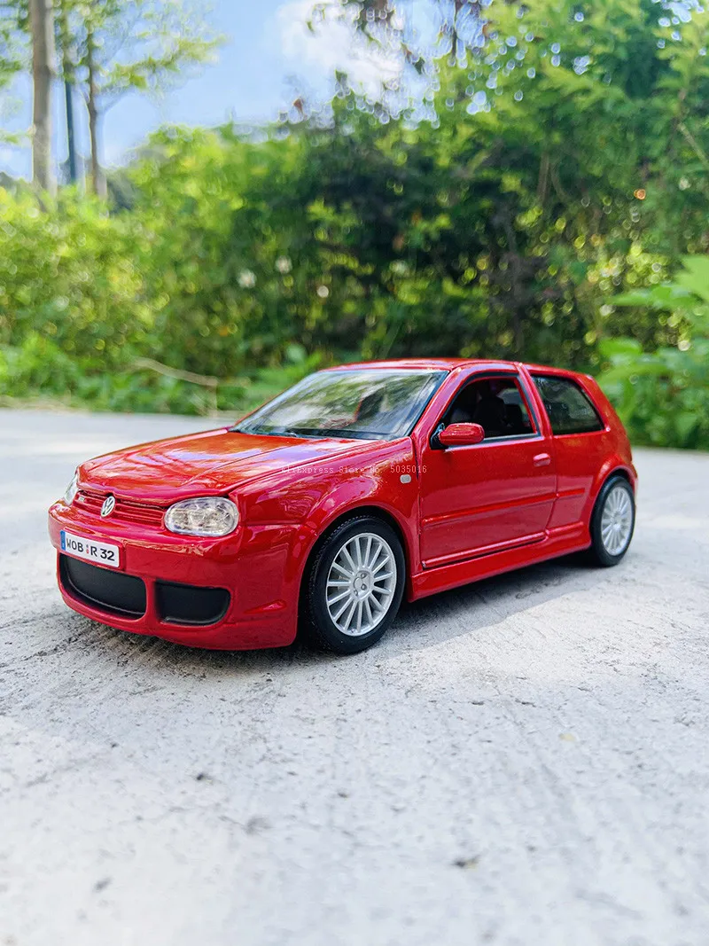 フォルクスワーゲン★Maisto★コレクションメーカーシリーズ★２００１年モデル Amazon | Maisto 1:24 SE フォルクスワーゲン ビートル