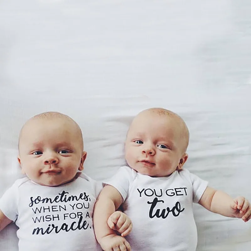 Детская одежда для близнецов; боди для малышей; белый комбинезон с надписью «Miracle Get Two»; комплект одинаковой одежды для новорожденных мальчиков и девочек