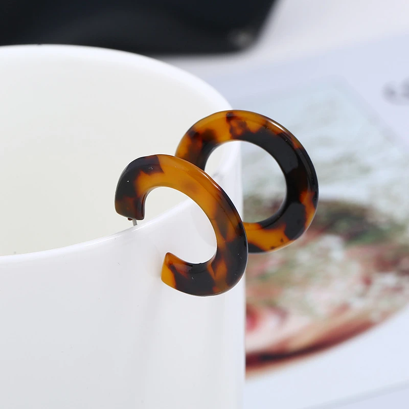 Модные Акриловые серьги пестрые C-shape серьги-кольца для женщин легкие леопардовые серьги ювелирные изделия