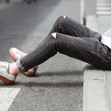 Джинсы для девочек осенняя одежда г. стиль, узкие штаны в западном стиле с дырками для больших мальчиков детские повседневные брюки, модная одежда