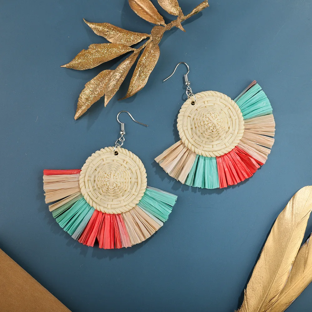 

Handmade Knit Raffia Rainbow Round Straw Dangle Earring for Women Palm Leaf Bohemian Vintage Rattan Exaggerate Statement Jewelry