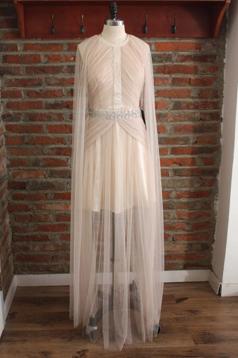 Nude color BacklakeGirls/ г., вечерние платья с круглым вырезом и длинными рукавами с разрезом, трапециевидной фатиновой юбкой, украшенные стразами и поясом на молнии сзади - Цвет: Nude color