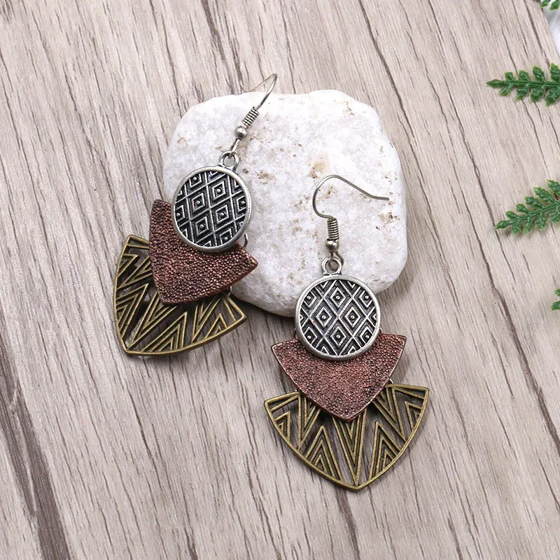 Индийские Jhumka Ретро Геометрические полые сплав Болливуд кундан три слоя серьги