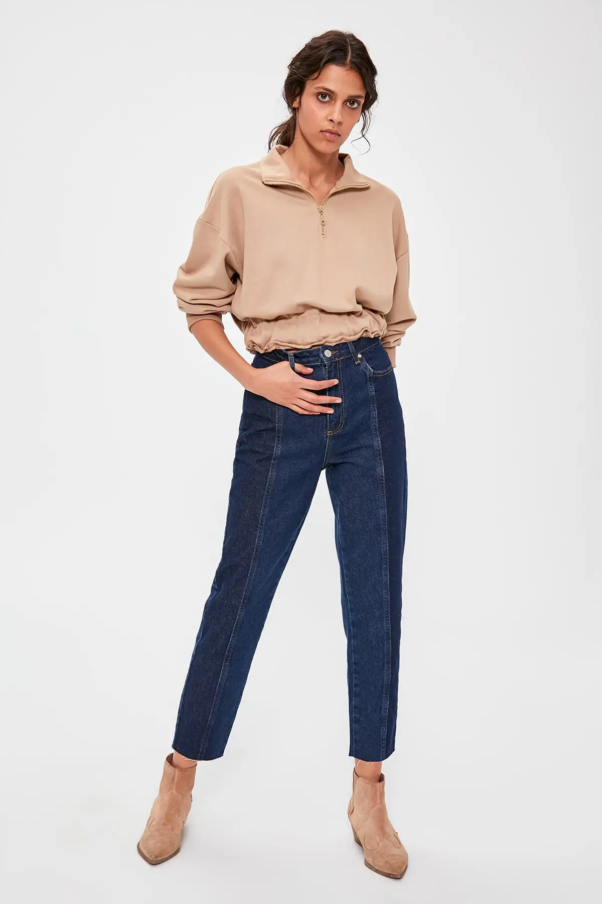 

Trendyol Blue Block Wash Detailed High Bel Mom Jeans 20JE0109