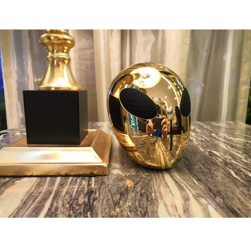 Gold Alien X18 Wireless Speaker Bluetooth Speaker Portable Subwoofer Multipurpose Computer PC Speaker MP3 Player FM Radio U disk - Цвет: Gold