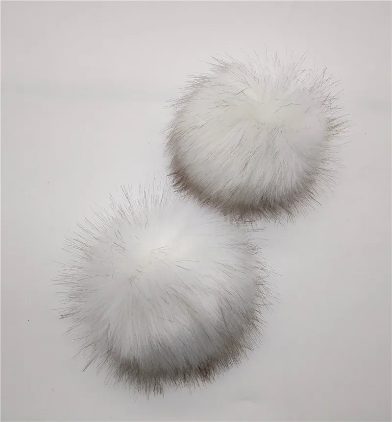 100pcs 10-30mm Iridescent White Sparkle Pom Pom Balls Glitter