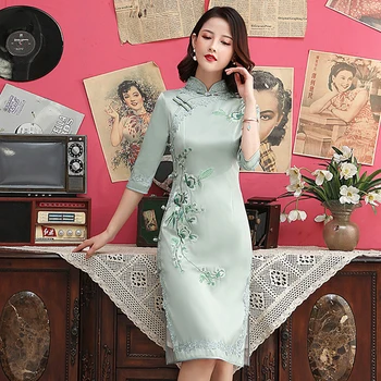 

Chinese Women Dress Traditional Vintage Button Qipao Mandarin Collar Cheongsam Embroidery Flower Half Sleeve Evening Party Gown