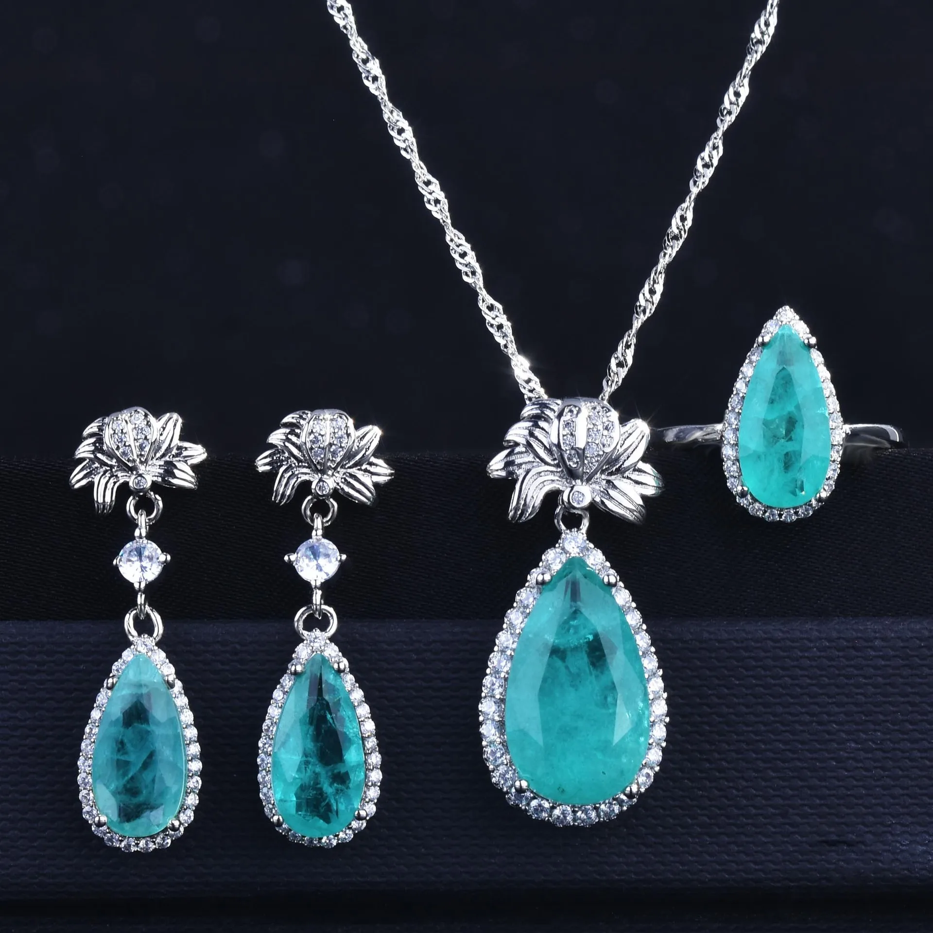 Роскошные серьги-подвески Paraiba с турмалином и изумрудом серебро 925 пробы