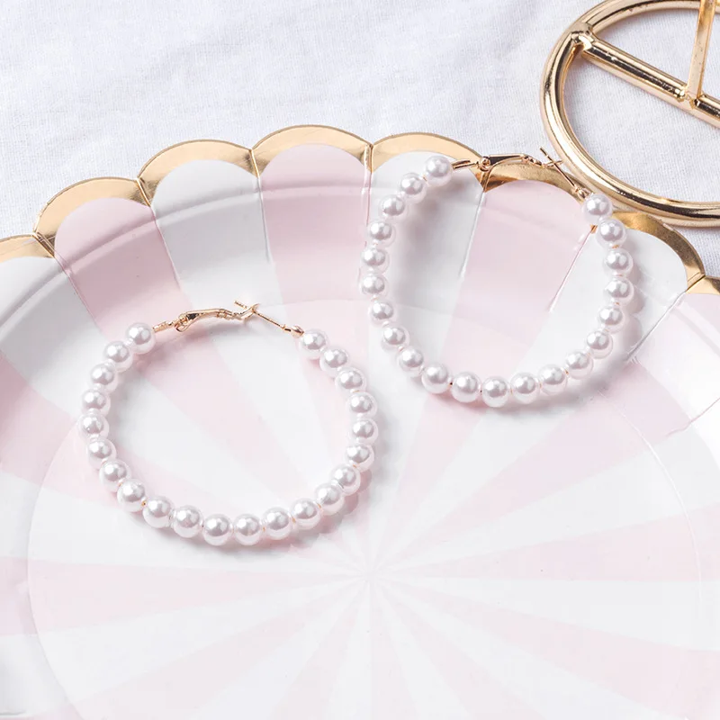 

White Pearl Hoop Earrings for Women Pearl Circle Ear Hoops Earrings Hoops Female Temperament Fashion Wedding Party Jewelry Gifts