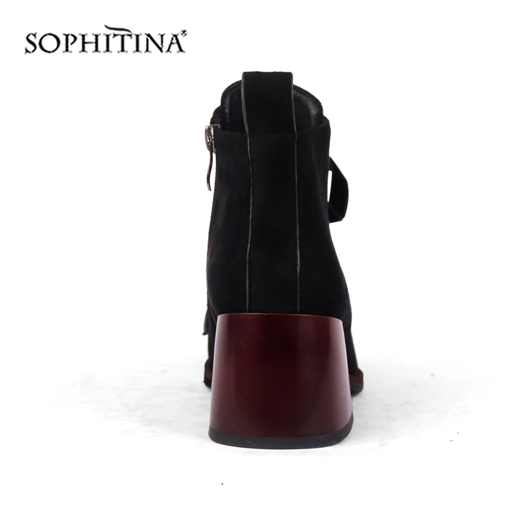 SOPHITINA/Ботинки женские на осень и зиму. Удобная обувь застегивается сбоку на молнию, а высоту подъема можно отрегулировать шнуровкой. Женские ботильоны с острым носком на темно-красном квадратном каблуке. ОбувьBY136