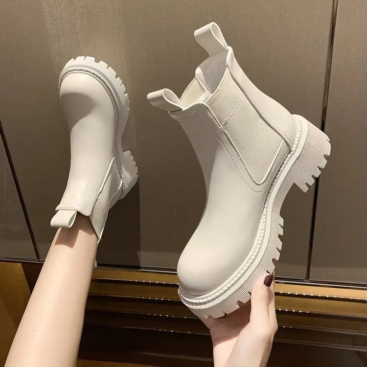 2021 New Chunky Boots Fashion Platform Women Ankle Female Sole Pouch Ankle Botas Mujer Round Toe Slip On Botas Altas Mujer