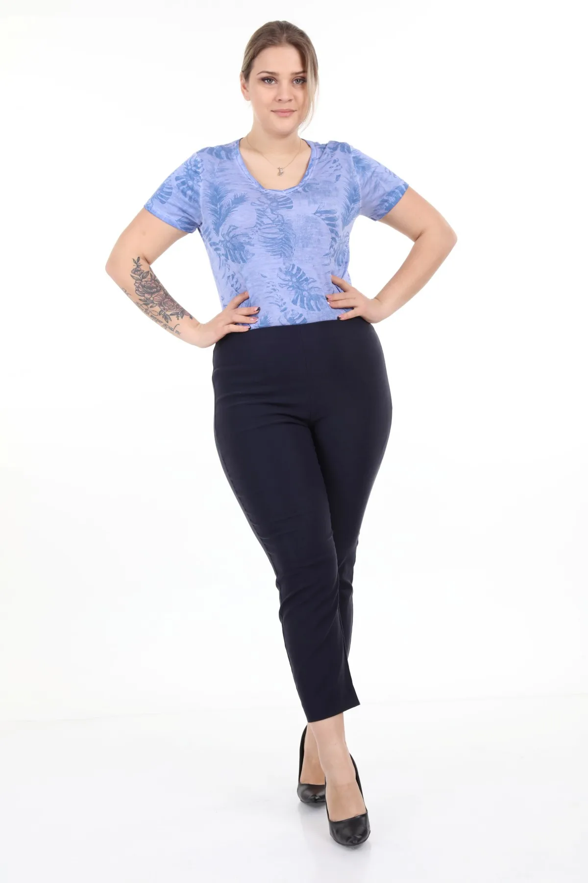 

Schık Women Large Size Full Lycra Fabric Pants Navy Blue SCKWM21PNT001